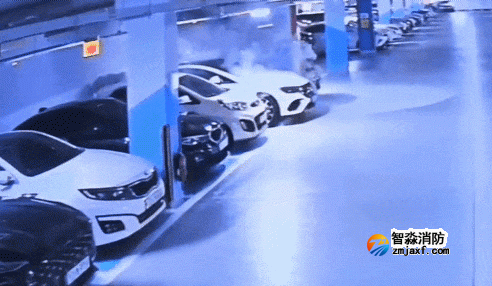 韩国仁川奔驰EQE自燃